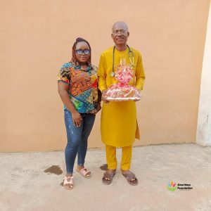 The Administrative/Human Resources Manager of Oma Nma Life Saving and Health Foundation Miss Dollaress Ajuzie during the birthday felicitation with Dr Gad Uzoaga on his birthday at Overcomers Hospital Umuahia Abia State